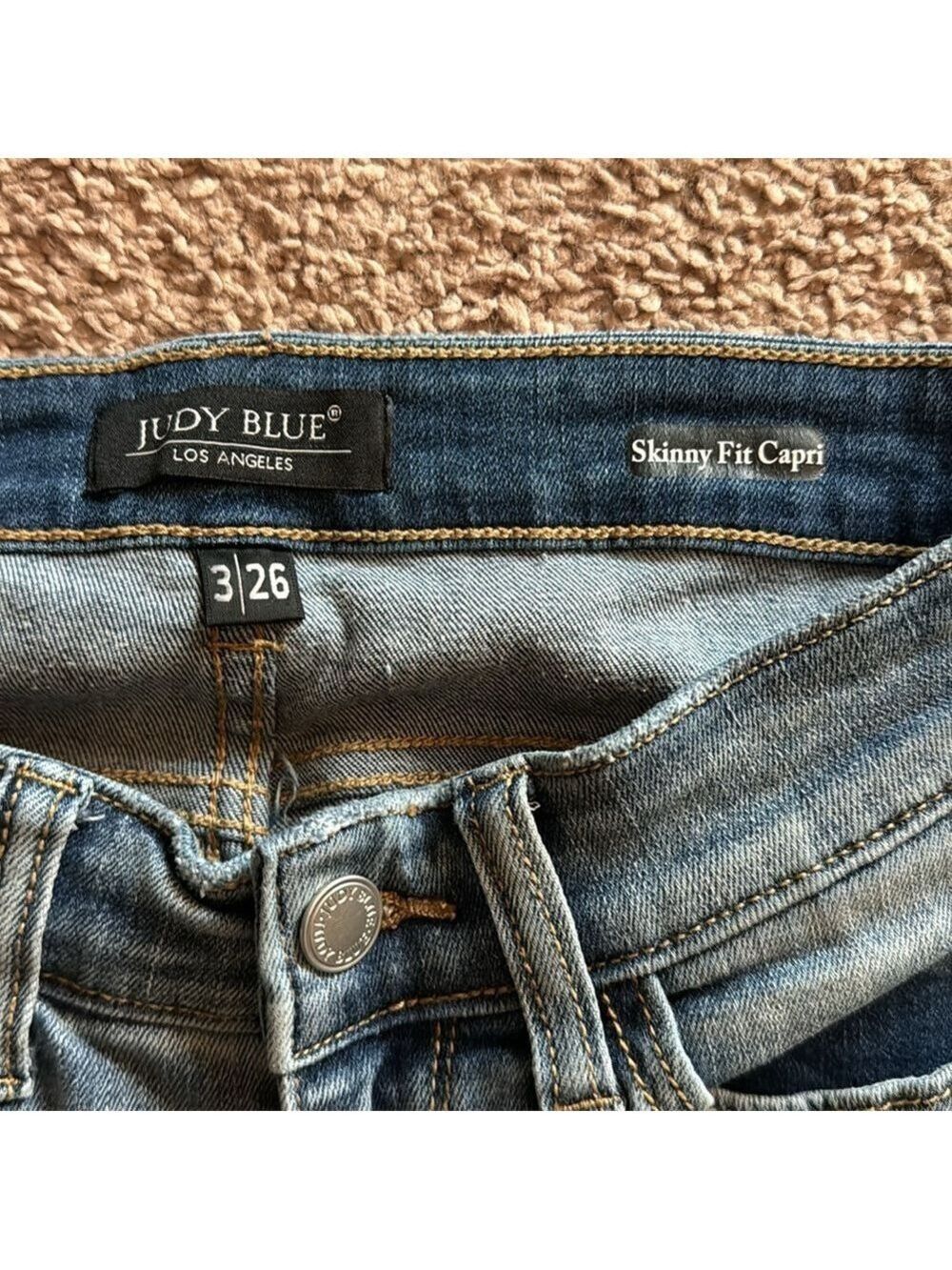 Judy Blue Skinny Capri Fit Sz 3/26 - Picture 3 of 3